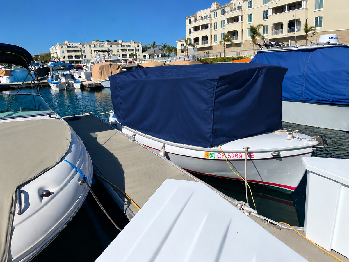 18' Canvas cover down to windows for Duffy boat
